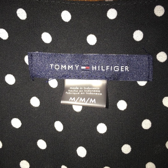 Tommy Hilfiger size medium - Picture 2 of 2